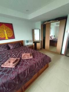 Top-Floor 1-Bedroom Ocean View Condo - Ban Na Dan - 3