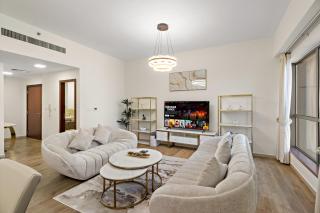 Luxe 2BR with Marina View in JBR and Walk to the Beach - 9