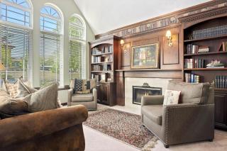 Chateau Woodlands in Salt Lake with Guesthouse and Hot Tub - 7
