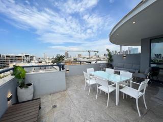3Bedroom Suite 11 with Balcony and shelter - 8