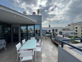 3Bedroom Suite 11 with Balcony and shelter - 9