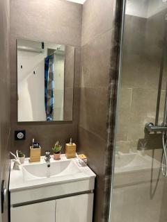 Appartement Entier Bord de Saône - Parking Privé - Saint-Germain-au-Mont-dʼOr - 1