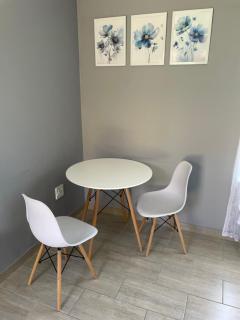 York-R102 Airport Road - Modern Comfort - George - 4