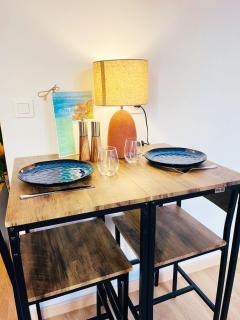 Studio rénové climatisé tout confort - Lit Queen size - emplacement idéal près des plages - 7