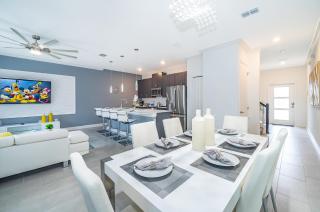 2472PB TOWNHOUSE 4 BEDROOMS & 3 BATHROOMS + POOL - Kissimmee - 2