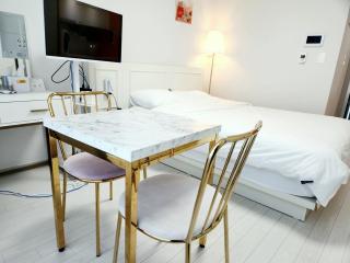 DSR B&B Hotel lily room - Daegu - 1