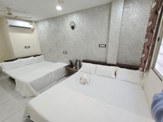 Ginger hotels ujjain tower kshipra inn-Family stay airconditioned hotel - Ujjain - 1