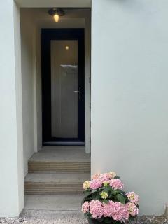 Modern studio apartment, access to Holyrood & City - 3