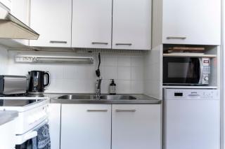 Central and cozy home by the train station with free parking - 1