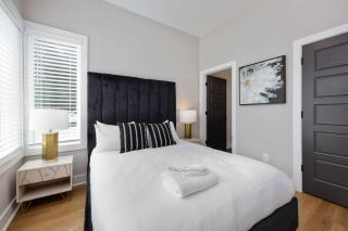 Two Townhomes Rooftop Lounges with Skyline Views - Nashville - 4