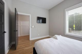 Two Townhomes Rooftop Lounges with Skyline Views - Nashville - 3