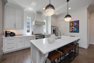 WeHo Indie Villa 3 Bedroom 3 Bath Just 1.3 Miles to Geodis - Nashville - 8
