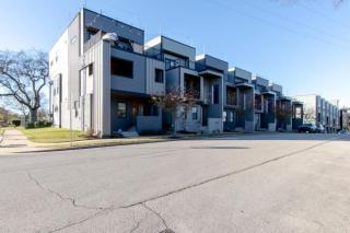 Spacious and Modern 2 Rooftops Stage Games and More - Nashville - 5
