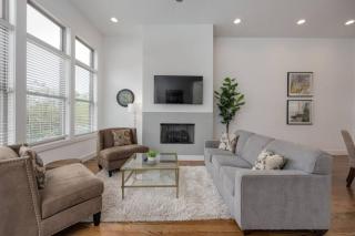 The Ivy 3 Bedroom 2.5 bath In West End - Nashville - 9