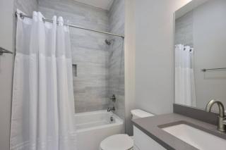 Urban Escape Rooftop Lounge with Skyline Views - Nashville - 7