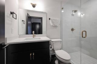 Urban Elegance Rooftop Lounge with Hot Tub - Nashville - 2