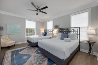 The Americana 4 Bedroom 3.5 Bath Central Luxury Home - 8