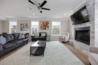 The Americana 4 Bedroom 3.5 Bath Central Luxury Home - 1