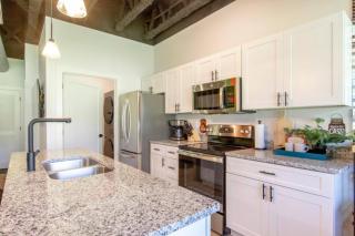 Vibrant Studio Retreat - South Nashville - Nashville - 3