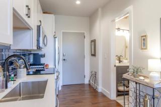 Amazing Amenities and Location - 1 Bedroom Condo - Nashville - 5