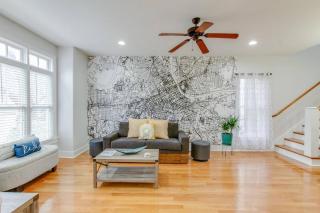 Vibrant Trendy Two Bedroom Home Near Marathon Village - Nashville - 8