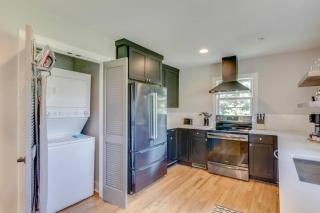 Ultra Relaxing and Fun Historic Franklin Bungalow - 2