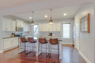 Modern Eastside Escape - 5