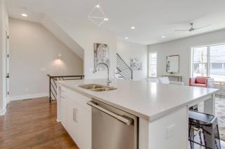 Ultra Large Deck Skyline Views - Nashville - 4