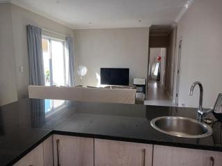 Elegant & Modern Home near Cape Winelands - 3