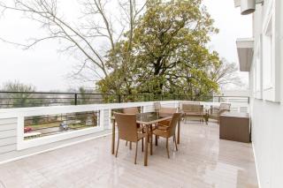 Ultra Modern Pad Minutes To Downtown Comfortable Beds - 6