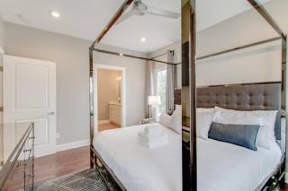 Ultra Modern Pad Minutes To Downtown Comfortable Beds - 2