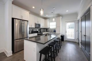 Two Gorgeous Homes Twenty Guests Amazing Location - Nashville - 2