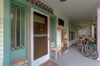 Petite Vintage Charmer Trendy East Nashville - Nashville - 6