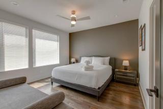 Large Impressive Townhome Private Viewing Terrace - 7