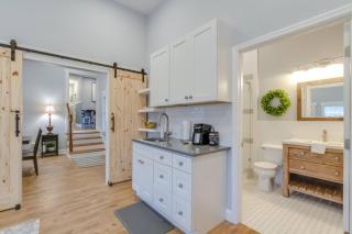 Music City Charmer Tons of Beds Thirty Day Minimum - Nashville - 9