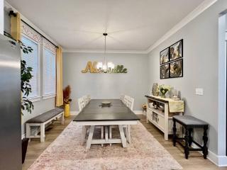 Modern Downtown Home Brand New Great Location - 5