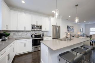 Ten Minutes to Broadway Modern Gated Townhome - Nashville - 8