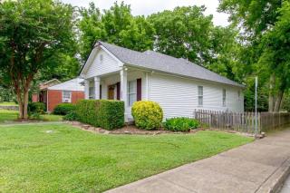 Metropolitan City Home Huge Private Backyard - Nashville - 8
