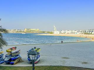 Short-stay at Al Haseer - 4 Beds Palm Holiday Apt - 8
