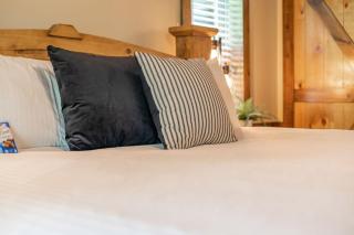 Mountain Crest Cabin- Summer Getaway With A Beautiful View - 7