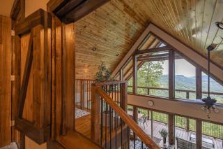 Mountain Crest Cabin- Summer Getaway With A Beautiful View - 4