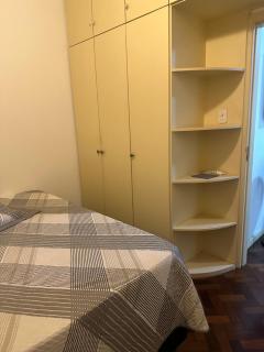 Apartamento mobiliado com dois quartos e dois banheiros no Leme - Rio de Janeiro - 0