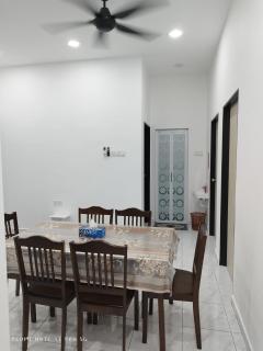 Adellea Homestay - Kangar - 5