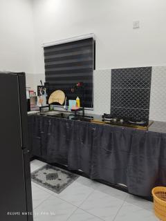 Adellea Homestay - Kangar - 4