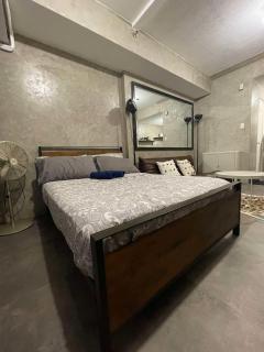 Cozy Studio 5 Mins to Sky Ranch with Pool & View - Tagaytay - 3