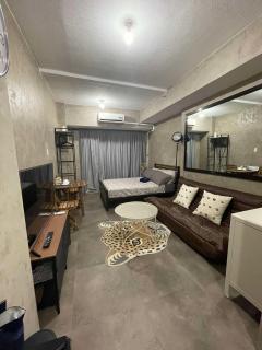 Cozy Studio 5 Mins to Sky Ranch with Pool & View - Tagaytay - 8