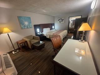Discovery Inn Lafayette - 7