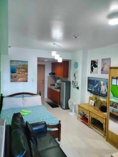 17th Floor Studio Type Unit with City View - Manila - 2