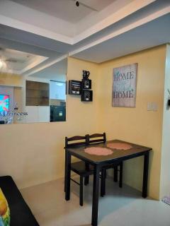 28th Floor 1 Bedroom Unit with Pool View - Manila - 4
