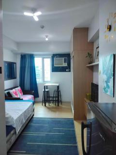 5th Floor Studio Type Unit with Street View - Manila - 9